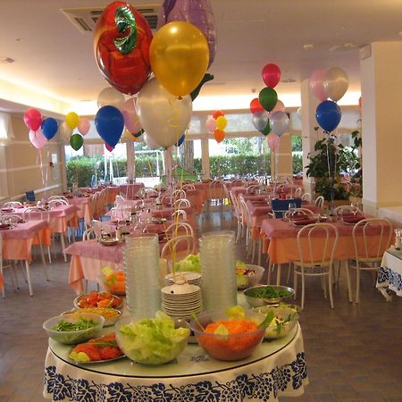 Hotel Nives Riccione Exterior photo