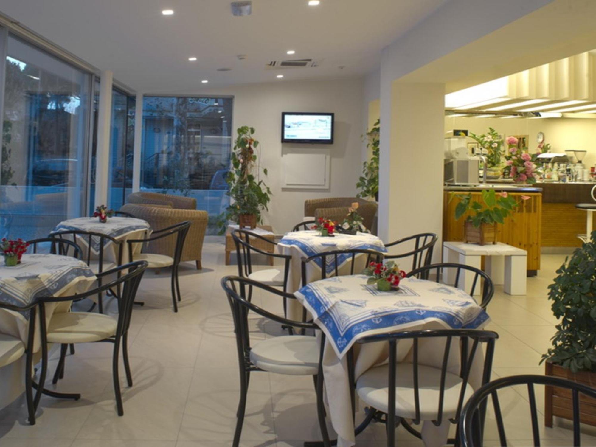 Hotel Nives Riccione Exterior photo