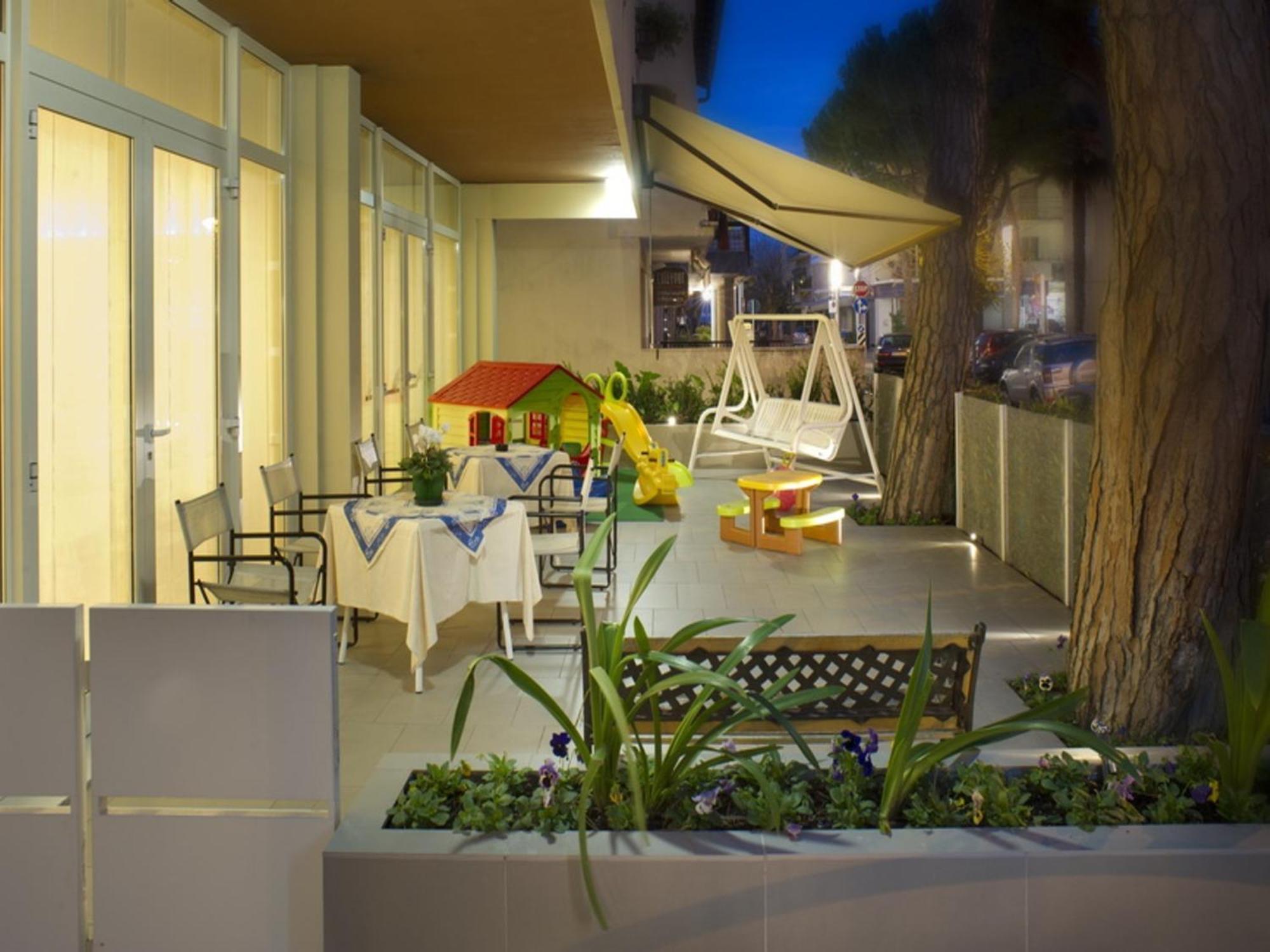 Hotel Nives Riccione Exterior photo