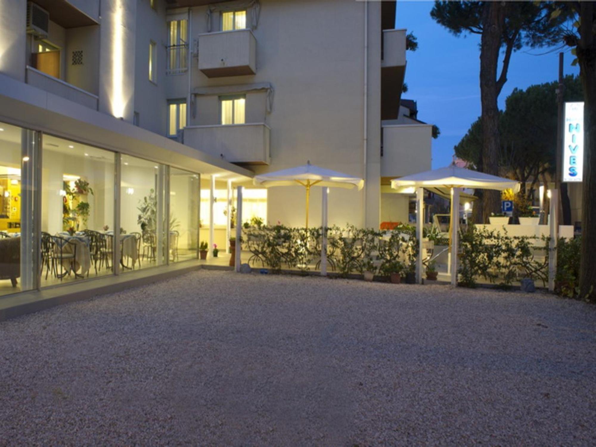Hotel Nives Riccione Exterior photo