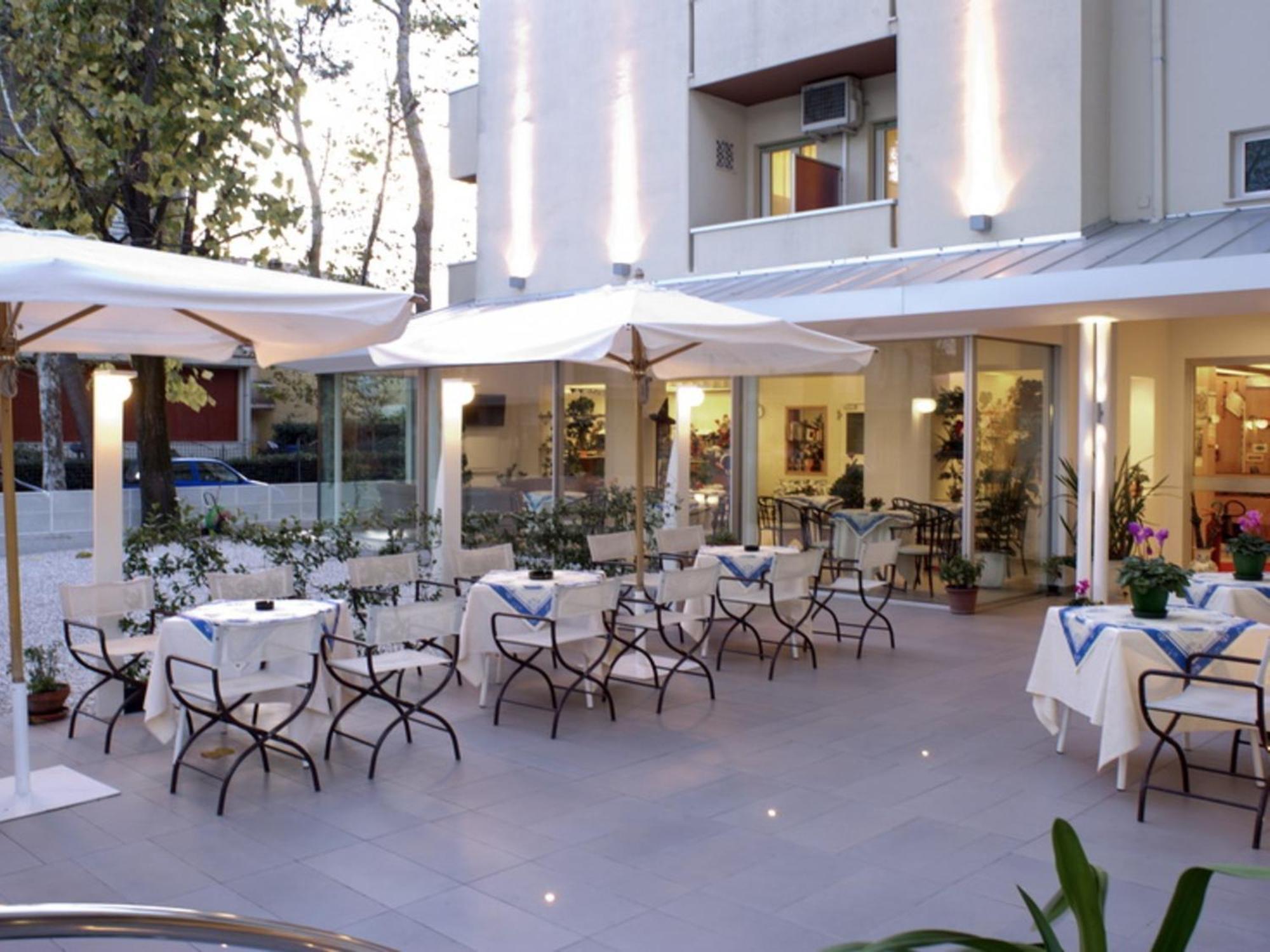 Hotel Nives Riccione Exterior photo